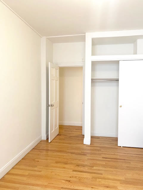 245 West 51st Street, Unit Undisclosed Manhattan, NY 10019 - Photo 8 of 13