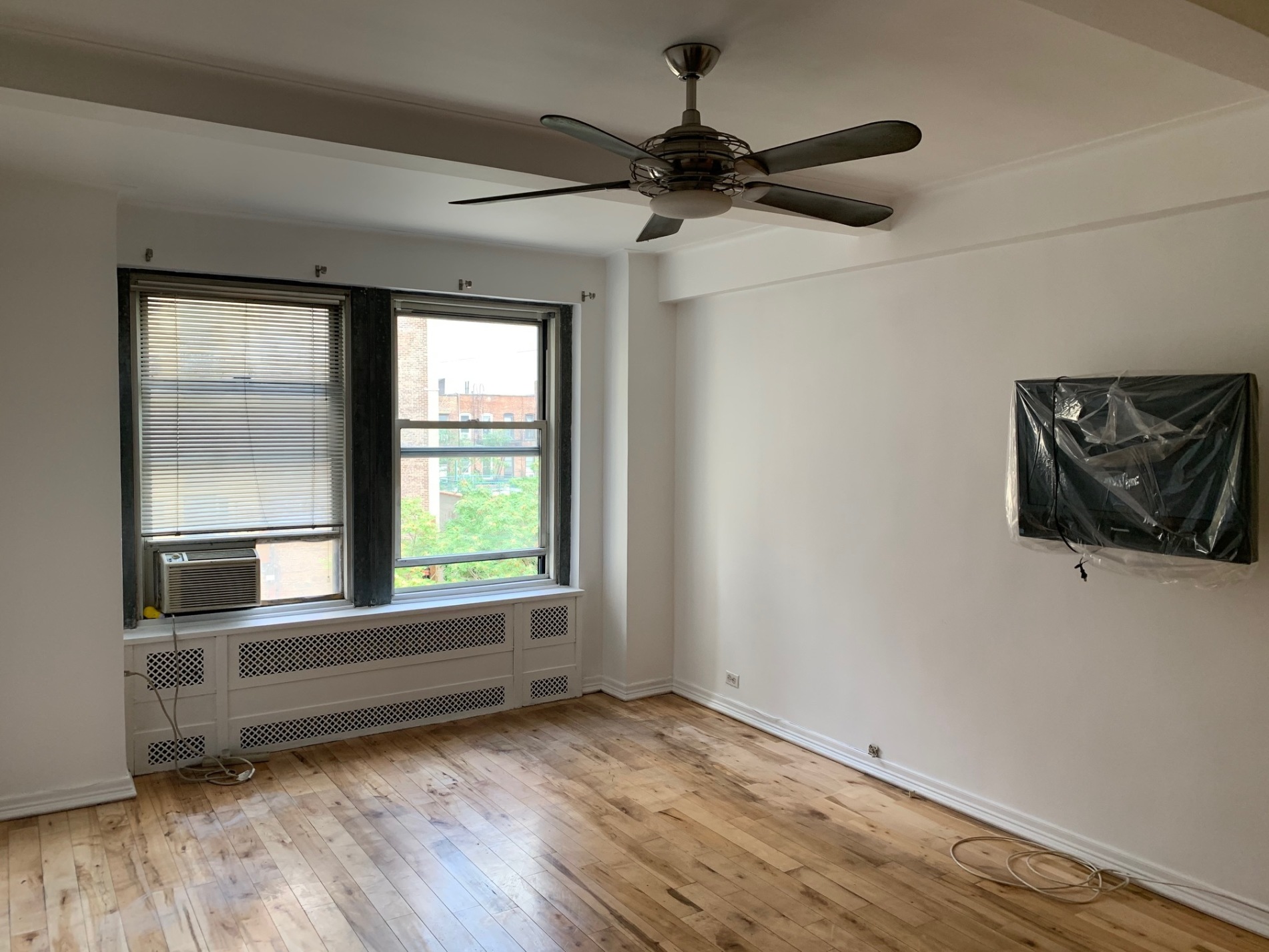 433 West 34th Street, Unit 5P Manhattan, NY 10001 - Photo 3 of 5