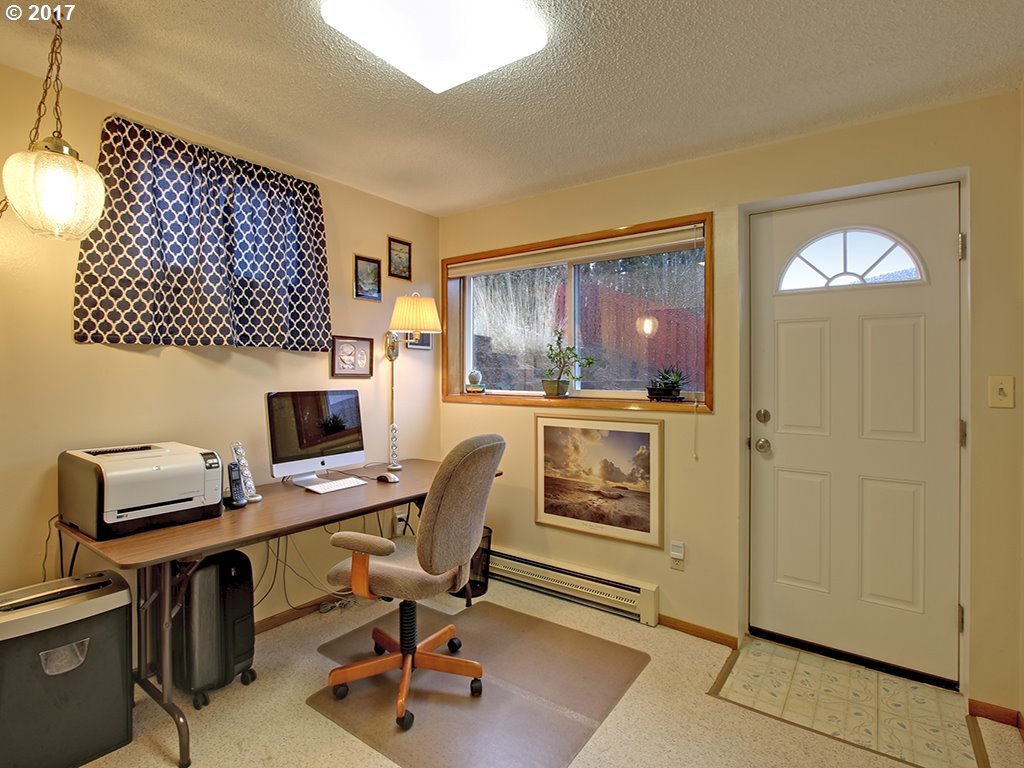 10685 Northwest Dumar Lane Portland, OR 97229 - Photo 6 of 16 Gallery Image 6