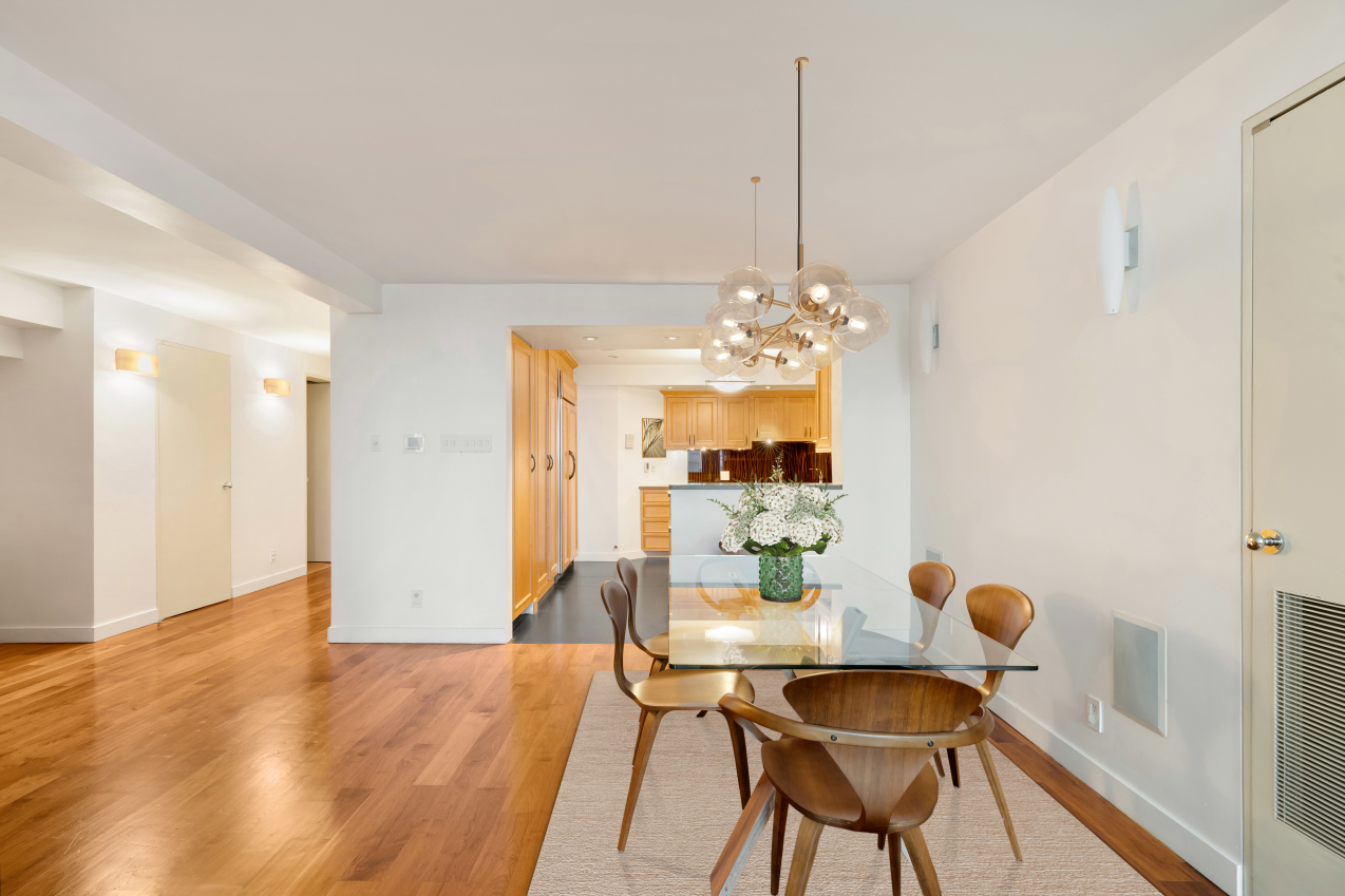 421 Hudson Street, Unit 820 Manhattan, NY 10014 - Photo 3 of 9