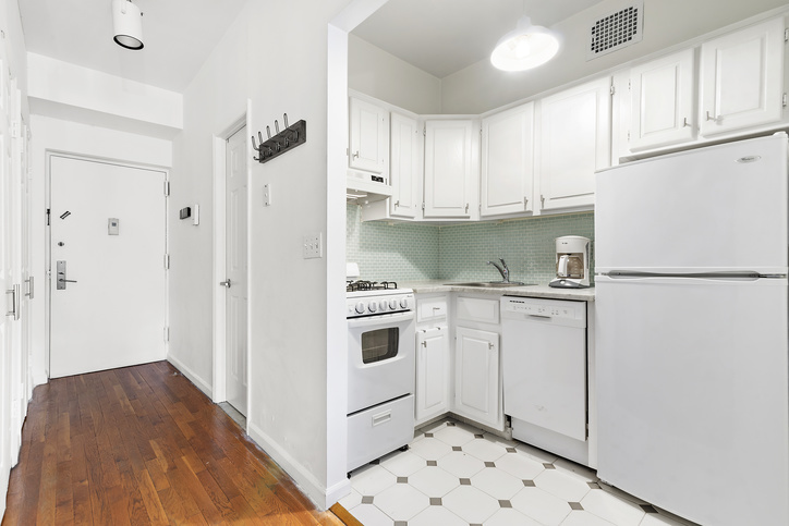 186 West 80th Street, Unit 4H Manhattan, NY 10024 - Photo 2 of 4