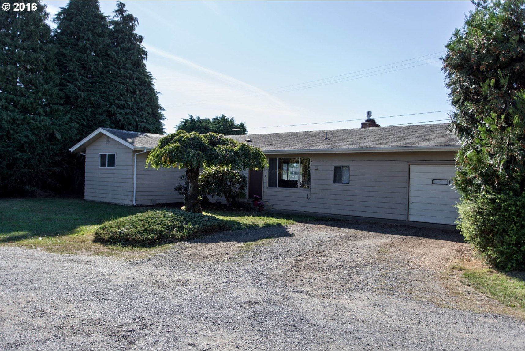 1321 Tucker Road Hood River, OR 97031 - Photo 2 of 32