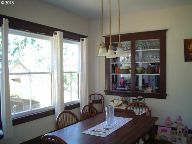 1265 Country Club Road Hood River, OR 97031 - Photo 8 of 16 Gallery Image 8