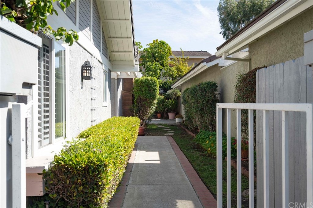 32 Bluejay Irvine, CA 92604 - Photo 3 of 40