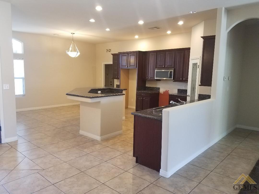 3204 Juniper Ridge Road Bakersfield, CA 93306 - Photo 11 of 39 Gallery Image 11
