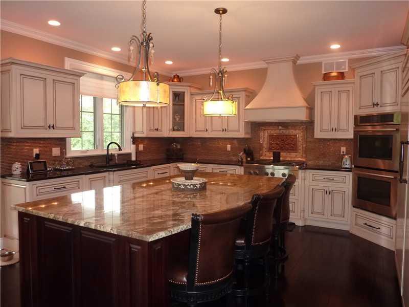 103 Brookside Lane Coraopolis, PA 15108 - Photo 6 of 25