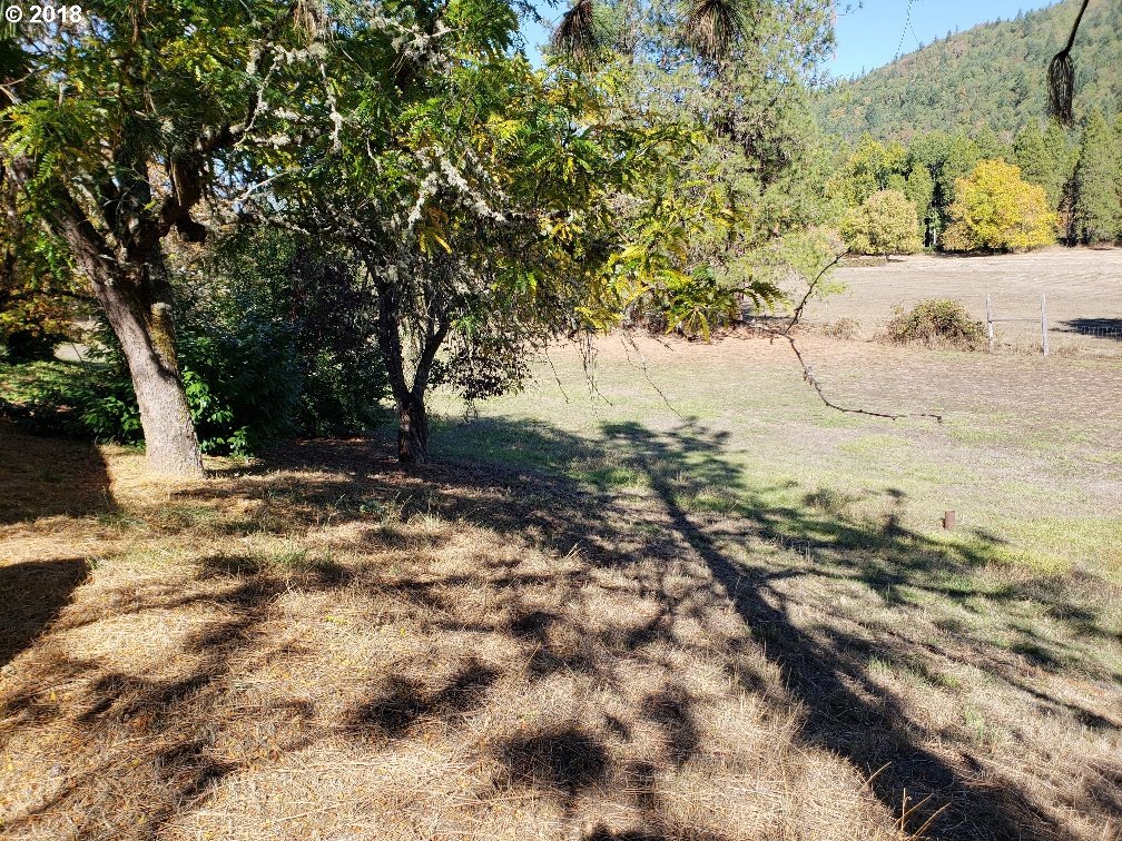4173 Canyonville-Riddle Road Riddle, OR 97469 - Photo 18 of 28