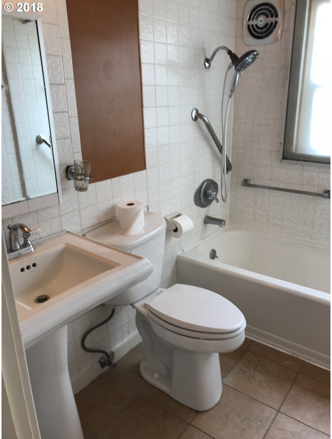 1226 Southwest Spring Garden Street Portland, OR 97219 - Photo 3 of 17 Gallery Image 3