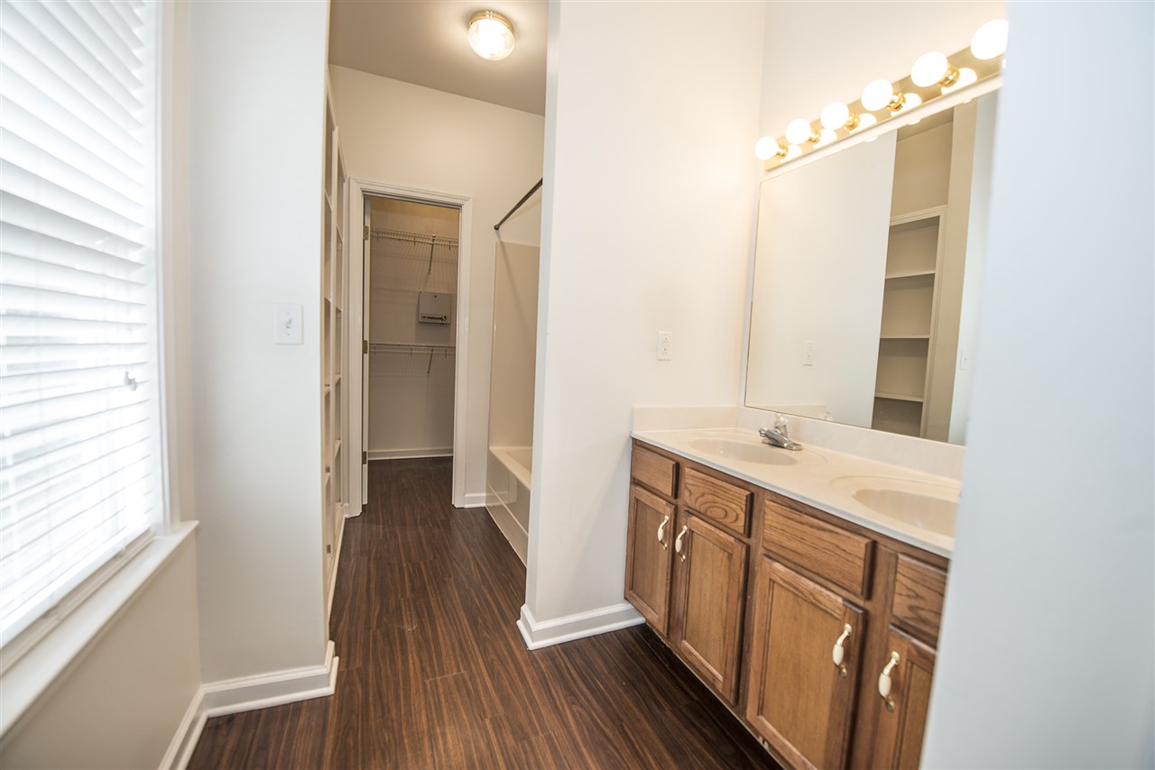 1237 Misty Isle Drive Memphis, TN 38103 - Photo 10 of 22 Features double vanity and walk in closet in the rear.