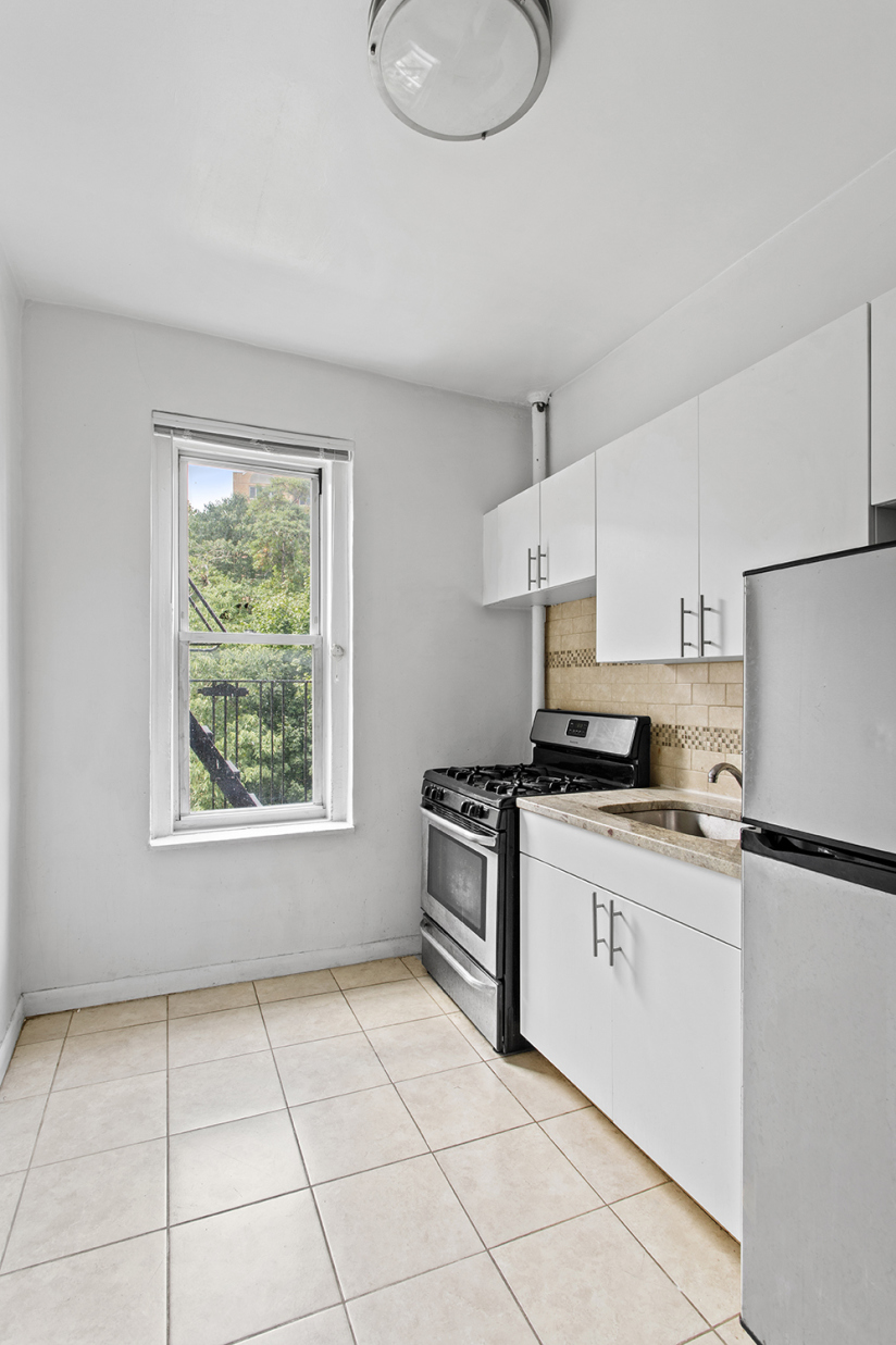 4582 Manhattan College Parkway, Unit 4A Bronx, NY 10471 - Photo 2 of 6