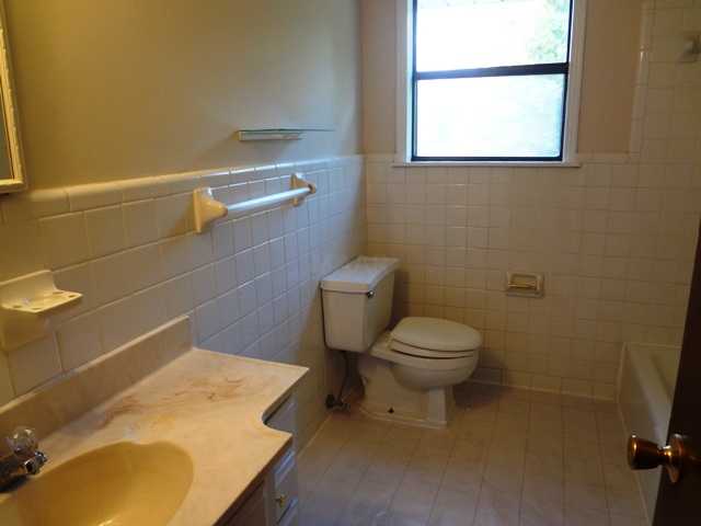 240 Bob White Road Oakland, TN 38060 - Photo 16 of 21 Nice size bath between bedroom #2 and #3