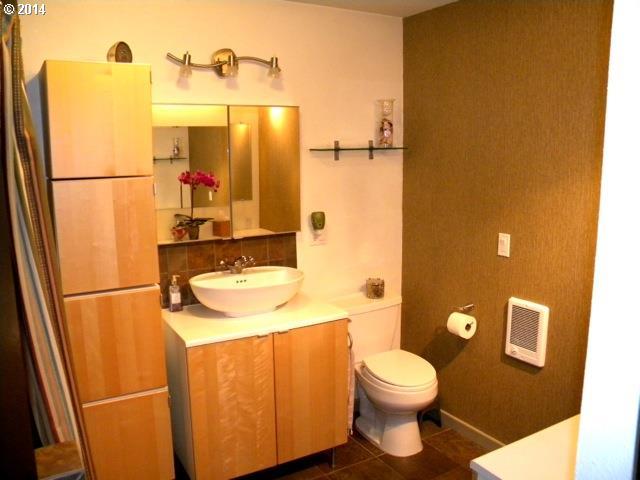 4149 Southwest Freeman Street Portland, OR 97219 - Photo 7 of 16 Gallery Image 7