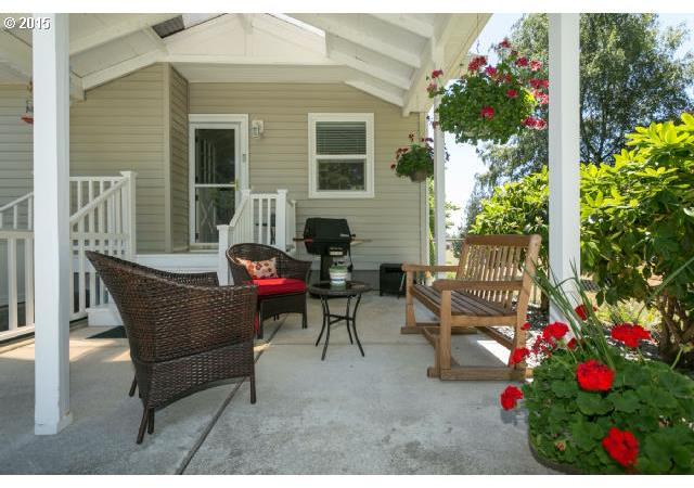 29547 Southeast Chase Road Gresham, OR 97080 - Photo 6 of 32 Gallery Image 6