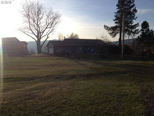 747 Southwest Pucker Huddle Road, Unit 2 White Salmon, WA 98672 - Photo 6 of 6 Gallery Image 6