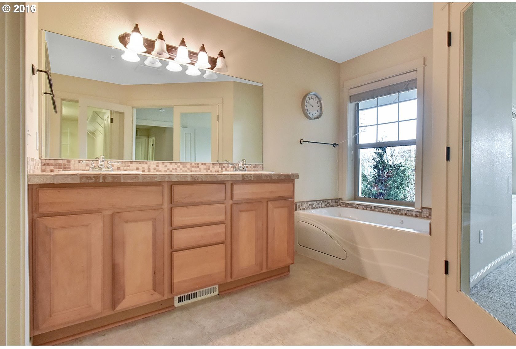 9181 Northwest Germantown Road Portland, OR 97231 - Photo 21 of 32 Gallery Image 21