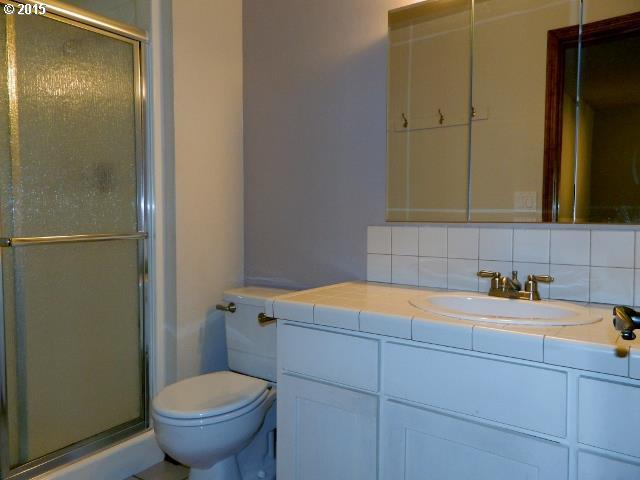 261 Silver Loop Silverton, OR 97381 - Photo 10 of 15 Gallery Image 10