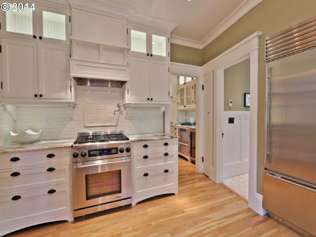 1738 Southeast 25th Avenue Portland, OR 97214 - Photo 8 of 16