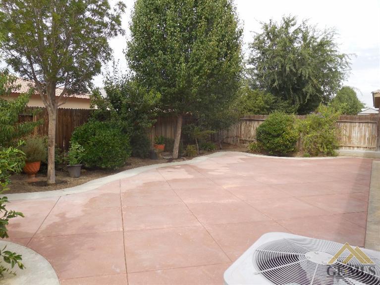 2220 Sosa Drive Bakersfield, CA 93313 - Photo 25 of 25