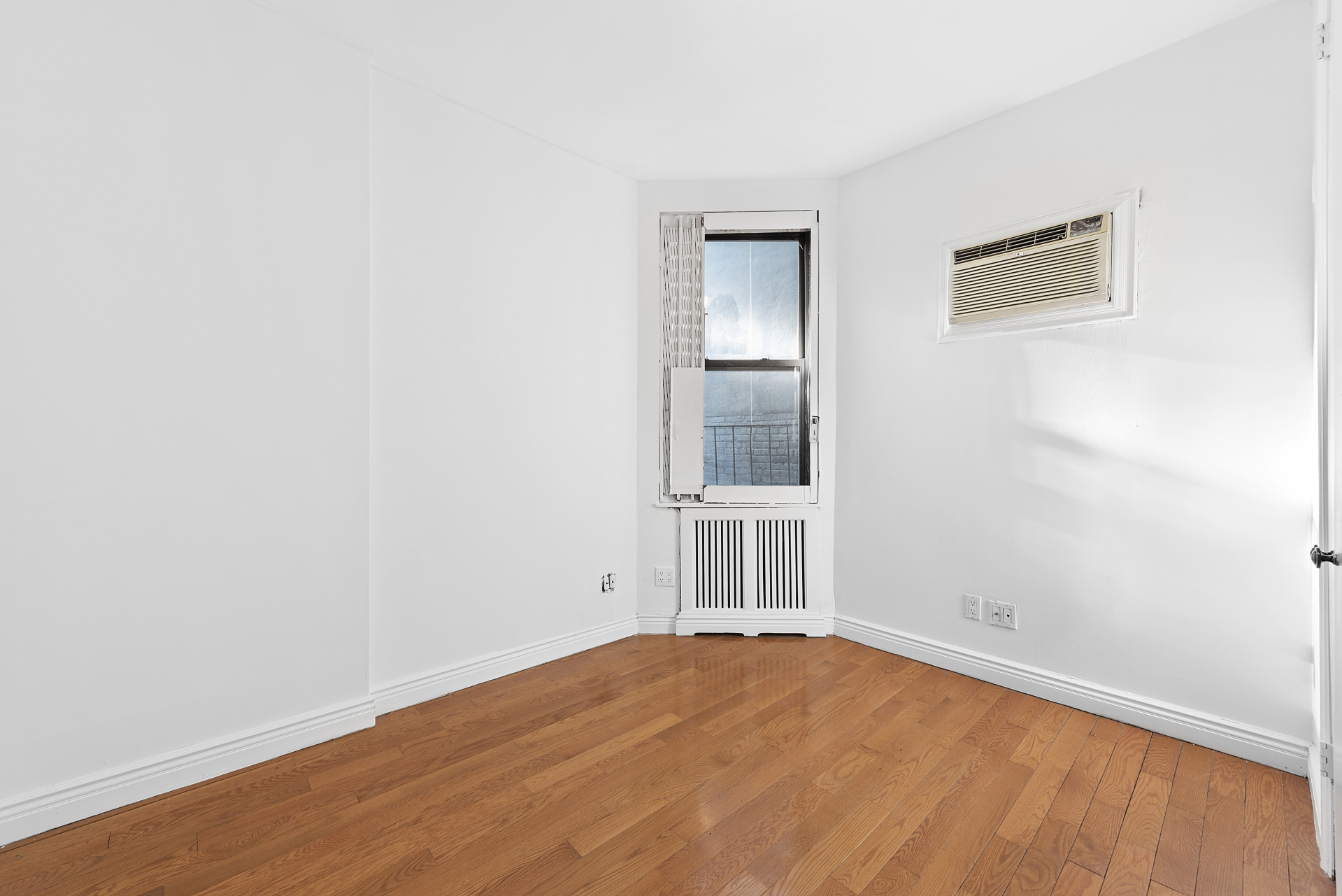 1716 2nd Avenue, Unit 2D Manhattan, NY 10128 - Photo 3 of 6
