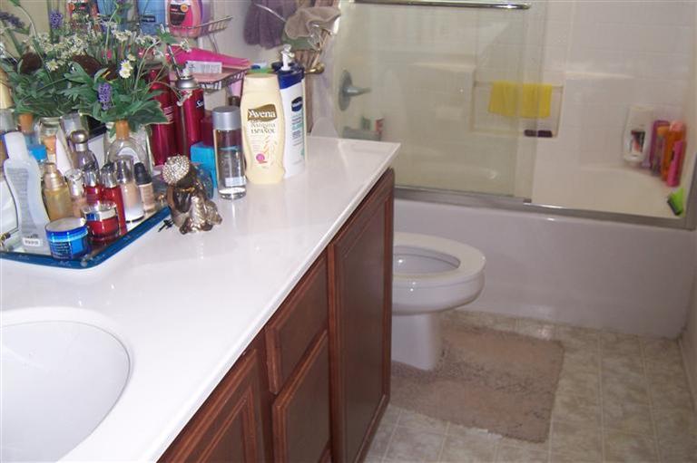 8219 Ridgegate Court Bakersfield, CA 93313 - Photo 16 of 20 Gallery Image 16