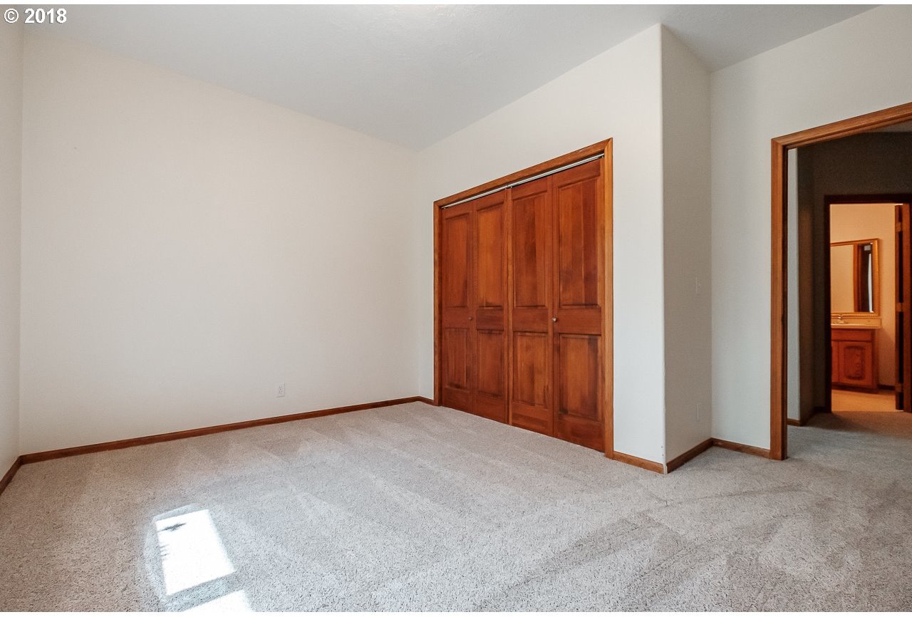 35389 East Lacomb Road Lebanon, OR 97355 - Photo 13 of 32 Gallery Image 13