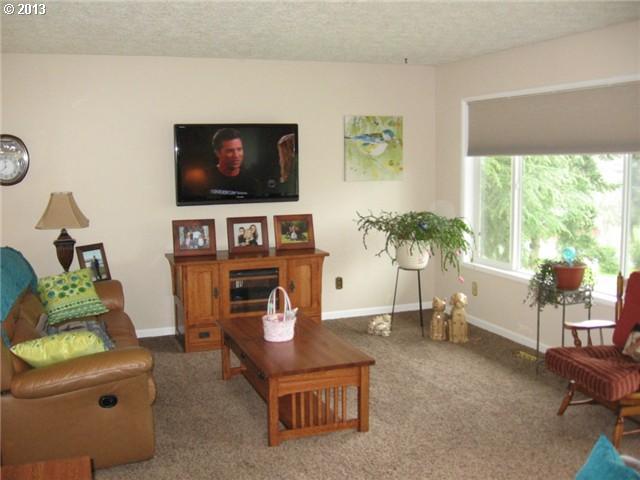 211 O Neal Road Kalama, WA 98625 - Photo 4 of 14 Gallery Image 4