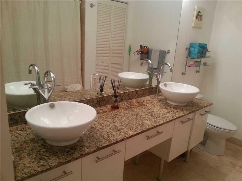 41 Southeast 5th Street, Unit 706 Miami, FL 33131 - Photo 7 of 15