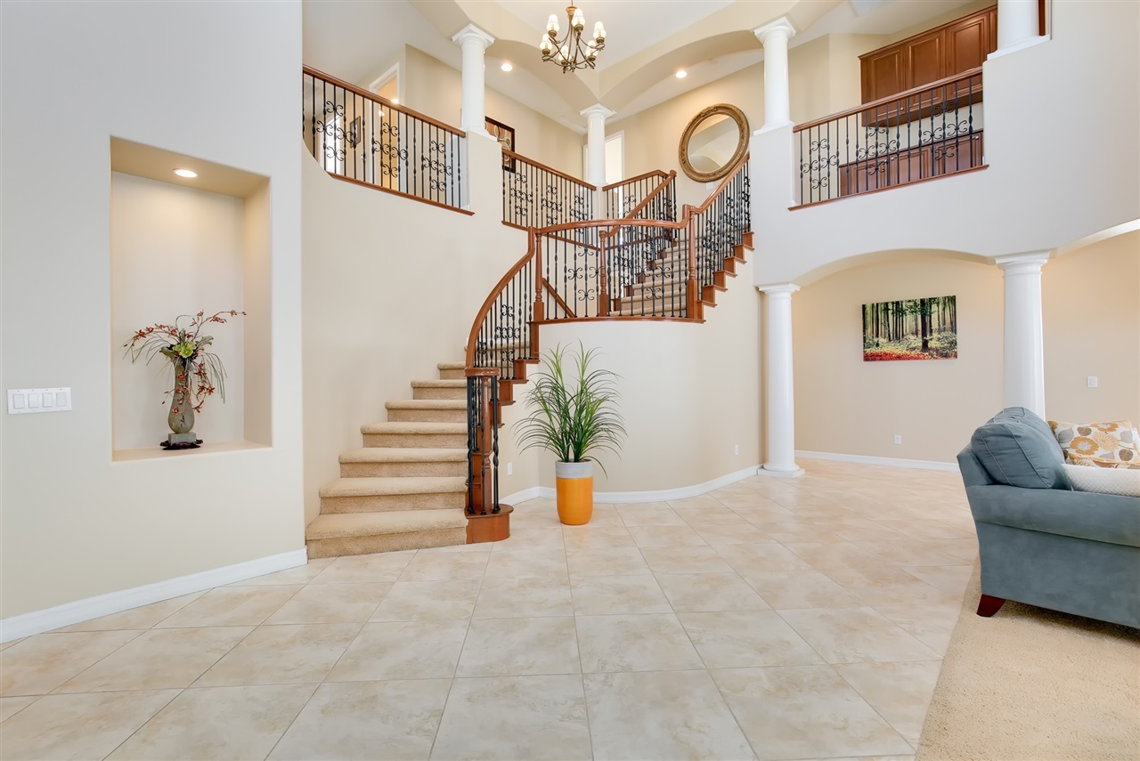 911 Red Granite Road Chula Vista, CA 91913 - Photo 2 of 24