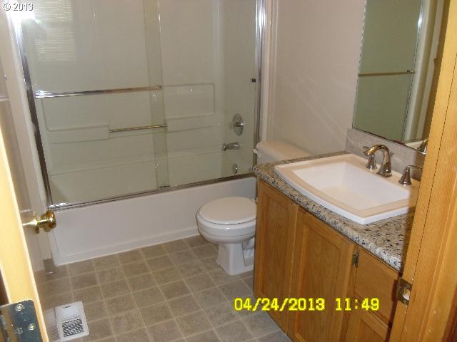 6015 Southwest View Point Terrace Portland, OR 97239 - Photo 5 of 13 Gallery Image 5