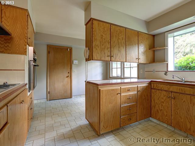 9840 Southwest Arborcrest Way Portland, OR 97225 - Photo 4 of 16 Gallery Image 4