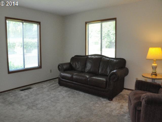 11860 Southwest Walker Road Beaverton, OR 97005 - Photo 10 of 15 Gallery Image 10