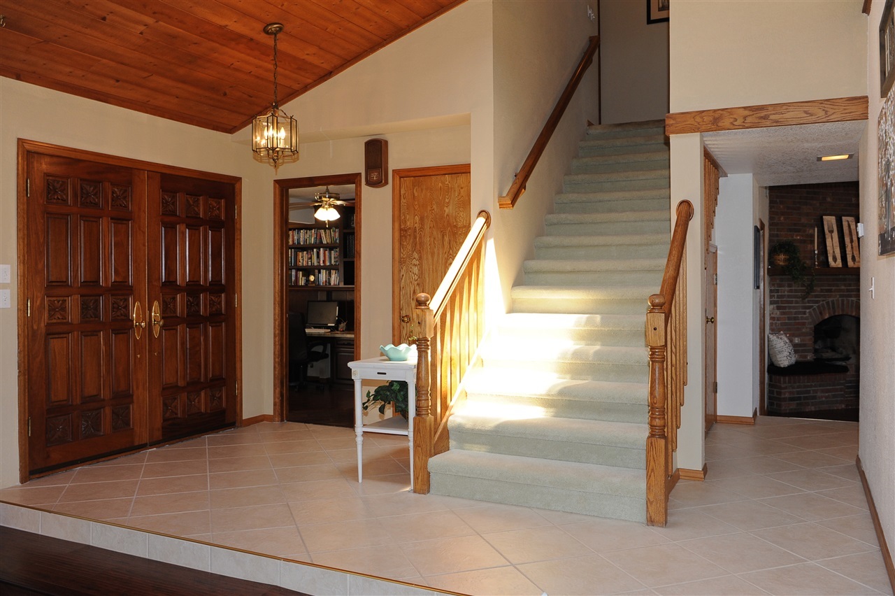 13633 Del Poniente Road Poway, CA 92064 - Photo 2 of 25 Gallery Image 2