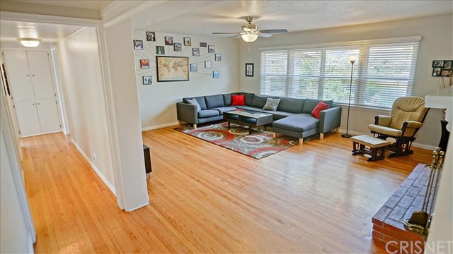 16809 Tupper Street Northridge, CA 91343 - Photo 3 of 19 Living room and down hall