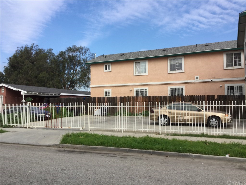 10929 Compton Avenue Los Angeles, CA 90059 - Photo 4 of 4