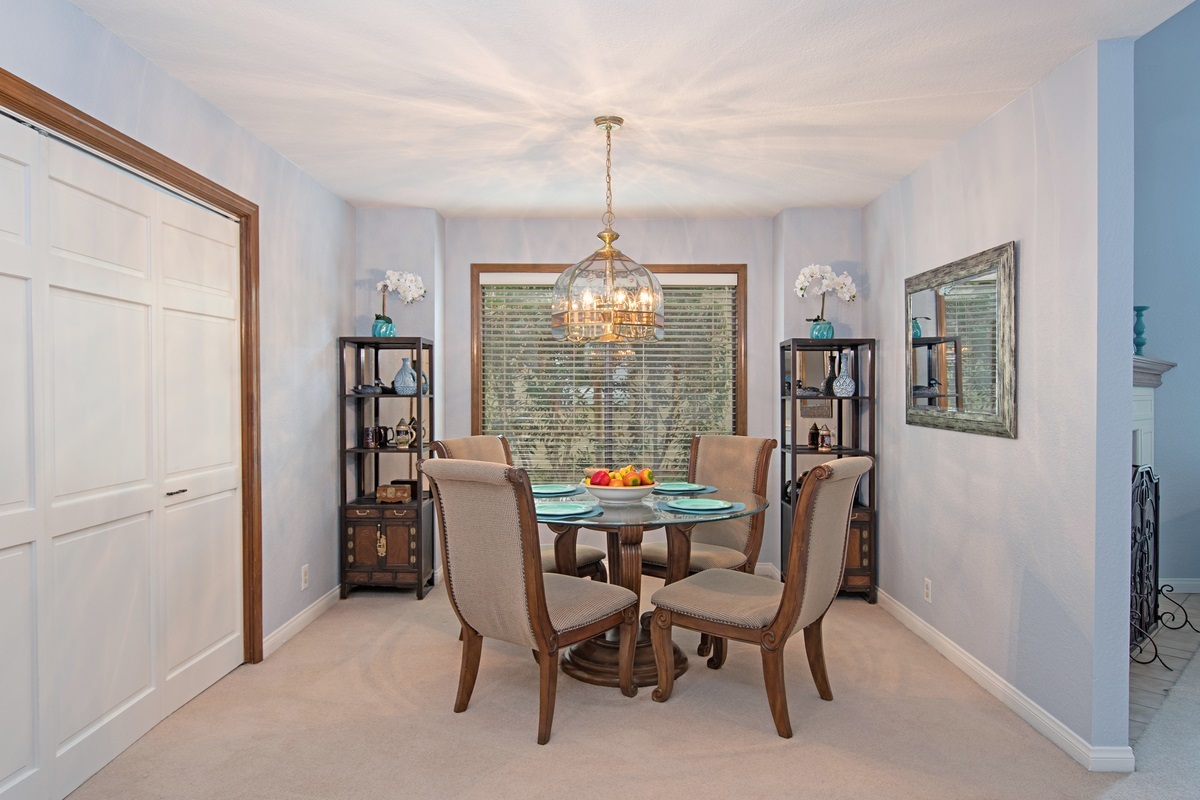 10326 Oak Ranch Lane Escondido, CA 92026 - Photo 3 of 25