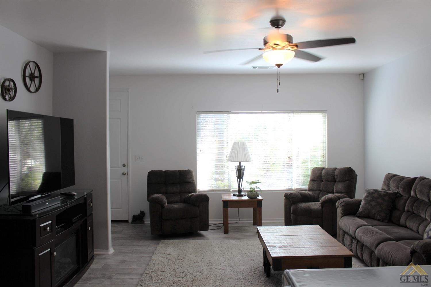 11508 Reagan Road Bakersfield, CA 93312 - Photo 3 of 16 Gallery Image 3
