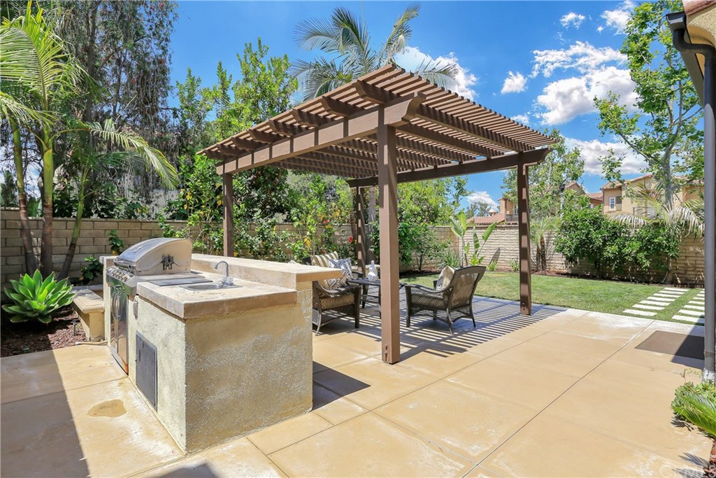 84 Loganberry Irvine, CA 92620 - Photo 38 of 43