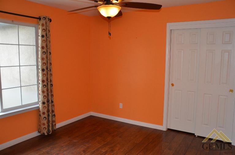 3805 Amherst Forest Road Bakersfield, CA 93313 - Photo 9 of 18 Gallery Image 9