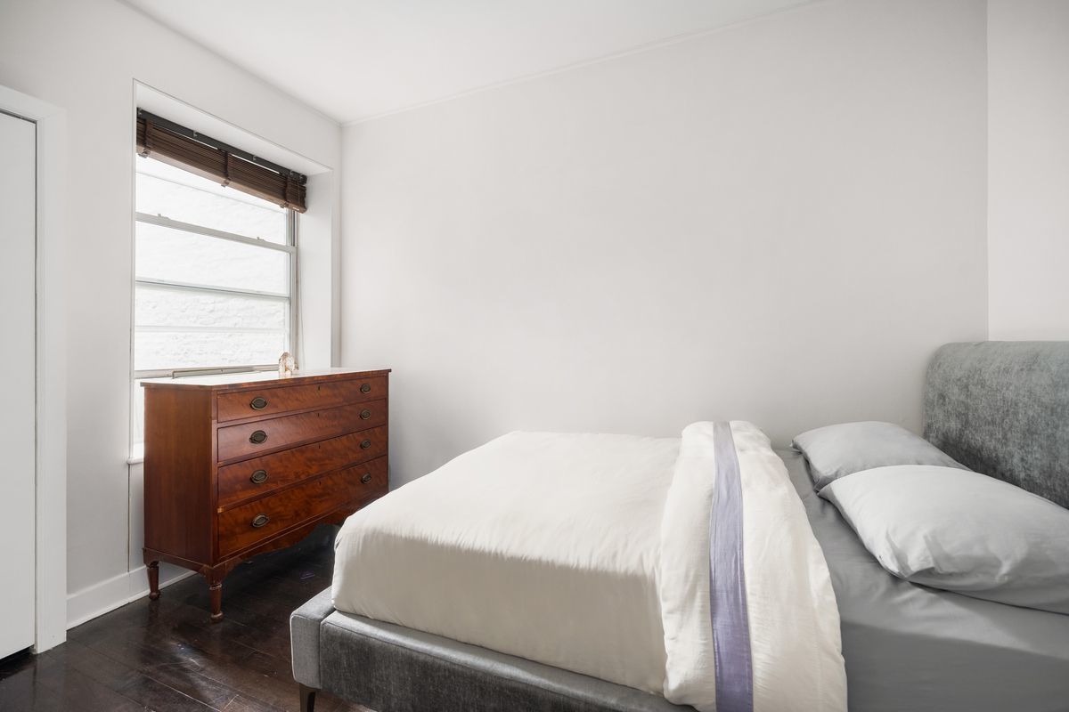 67 Perry Street, Unit 4 Manhattan, NY 10014 - Photo 8 of 10