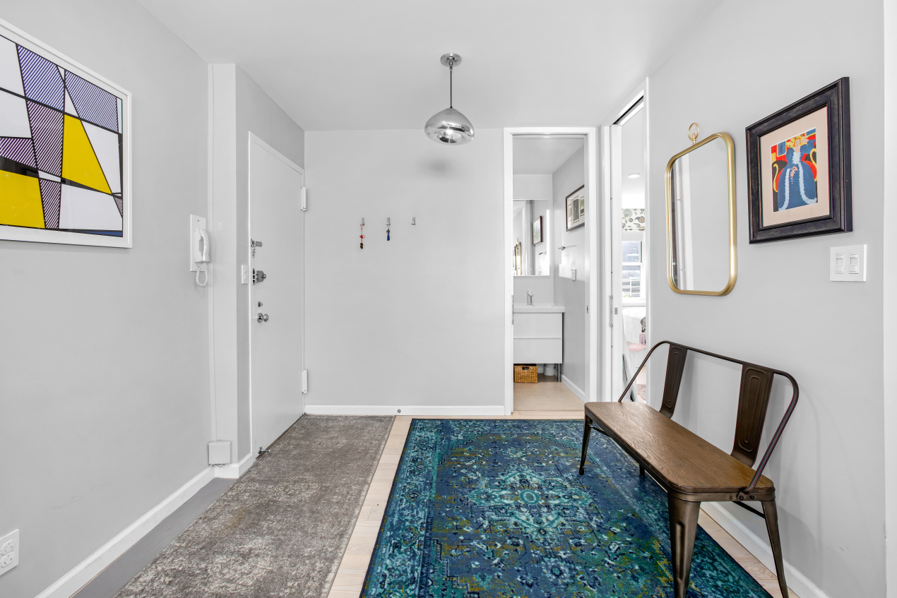 130 East 63rd Street, Unit 10A Manhattan, NY 10065 - Photo 3 of 10