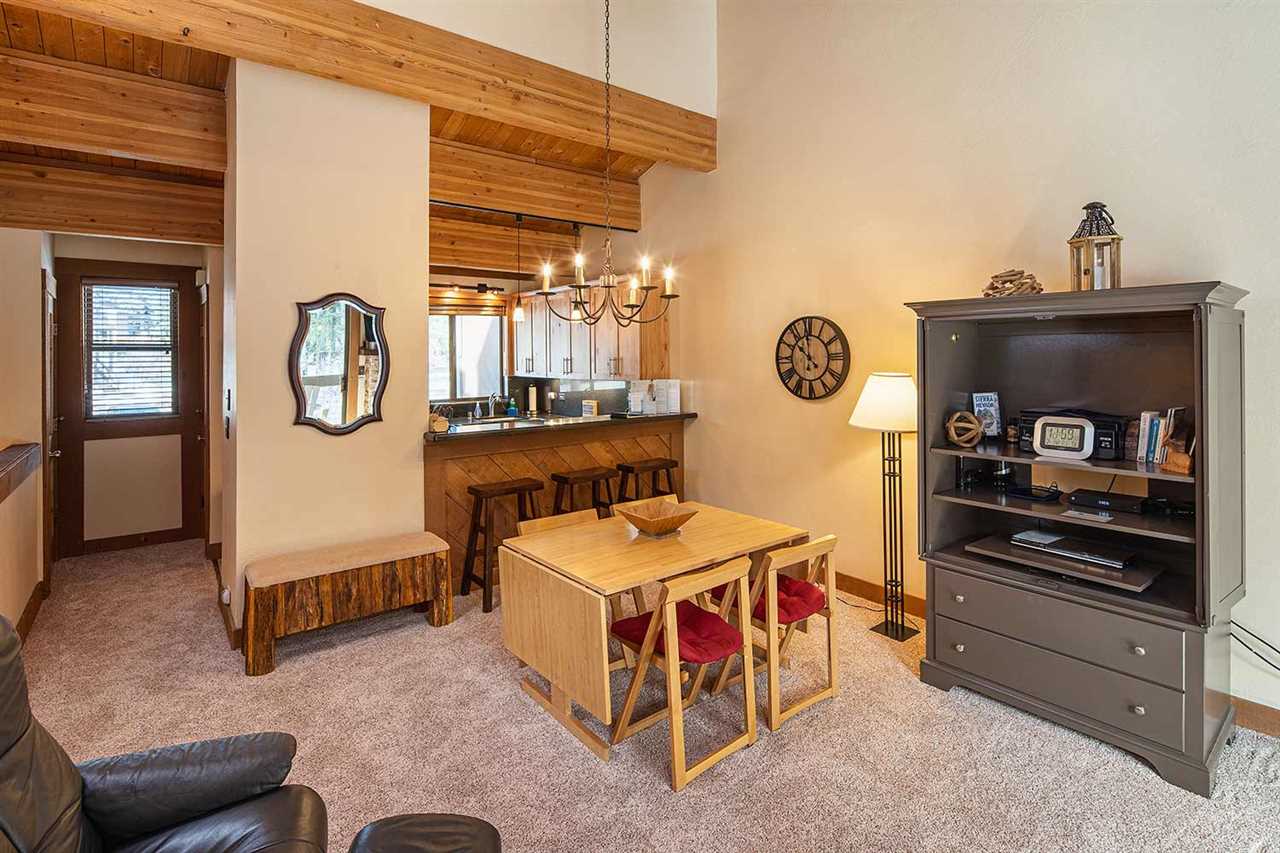3045 Silver Strike Truckee, CA 96161 - Photo 7 of 21