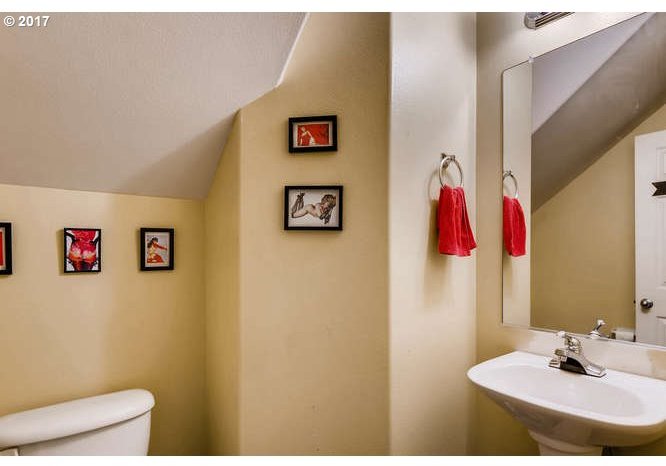 728 Northeast Mariners Loop Portland, OR 97211 - Photo 11 of 13 Gallery Image 11