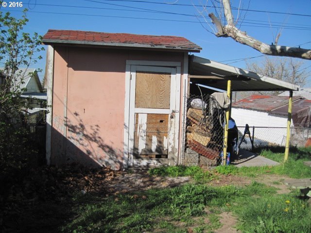 807 Southwest 10th Street Pendleton, OR 97801 - Photo 6 of 16