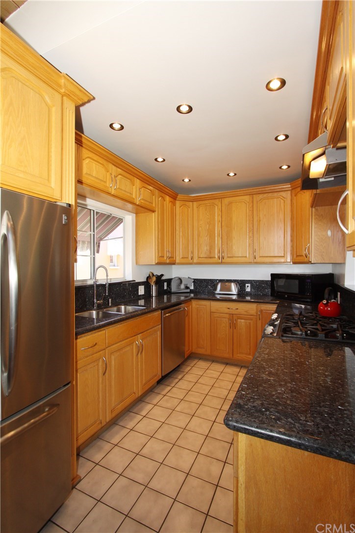 5337 Raphael Street Los Angeles, CA 90042 - Photo 5 of 29 First Unit Kitchen