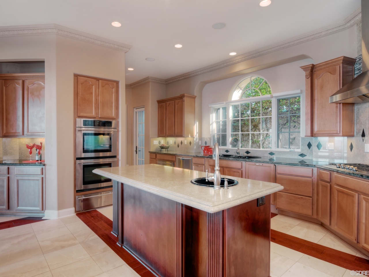 7403 Hillside Drive La Jolla, CA 92037 - Photo 13 of 25