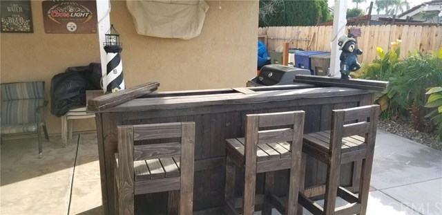 11231 Heathrow Drive Riverside, CA 92503 - Photo 8 of 18