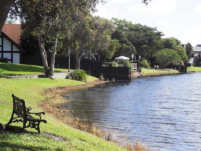 3740 Inverrary Drive, Unit 3T Lauderhill, FL 33319 - Photo 4 of 23