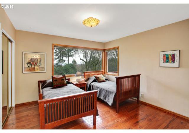4881 Northwest Barnes Road Portland, OR 97210 - Photo 10 of 16