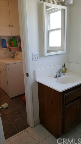 15744 Marlinton Drive Whittier, CA 90604 - Photo 9 of 52 3/4 bath off master bedroom, looking into laundry room