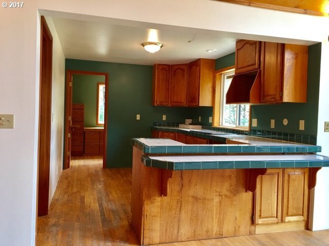 975 Sand Creek Road Drain, OR 97435 - Photo 8 of 20 Gallery Image 8